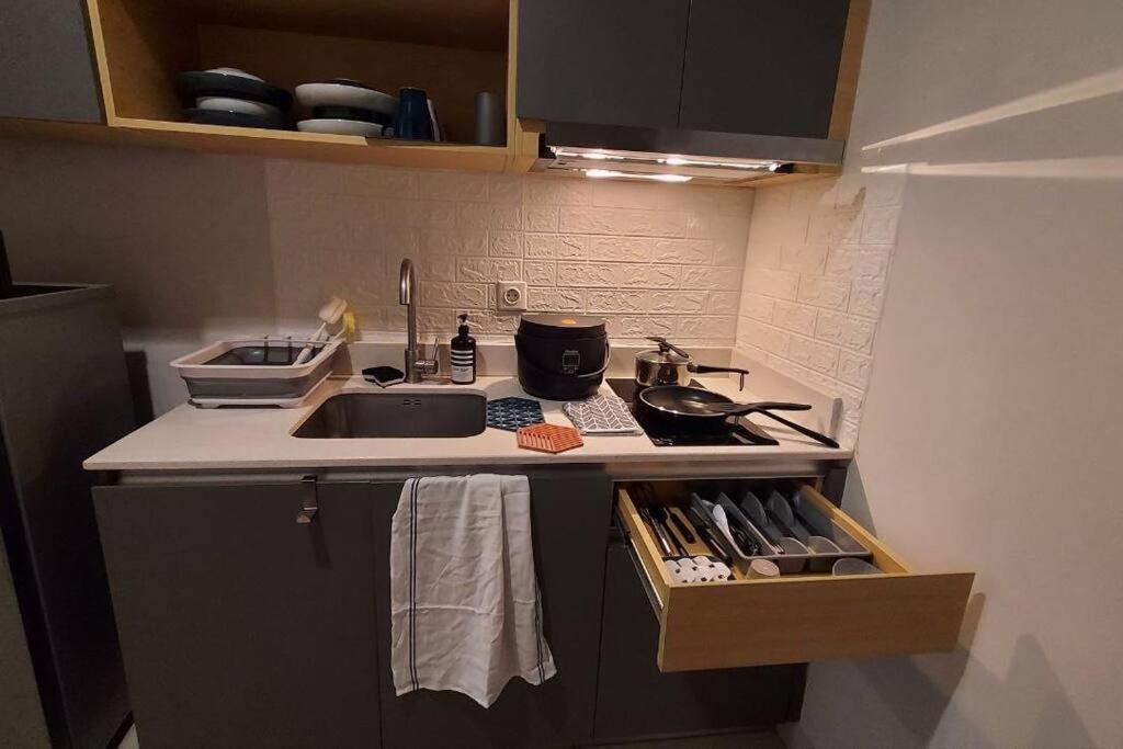 2 Bed Room Apartment In West Jakarta Luaran gambar